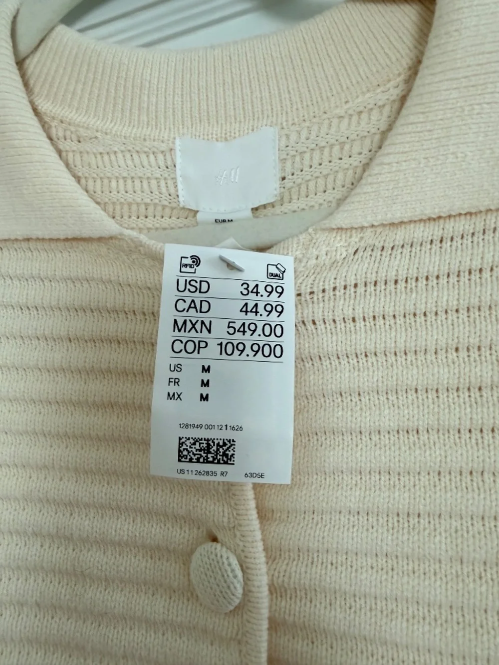 Short sleeve sweater top
